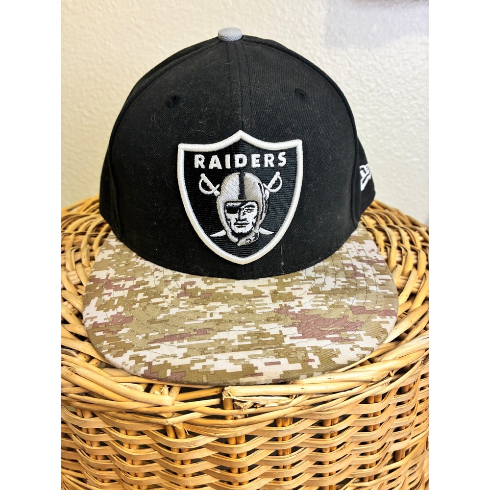 New Era 59FIFTY Oakland Raiders Salute to Service Fitted Hat 7 1/2 Camo Brim